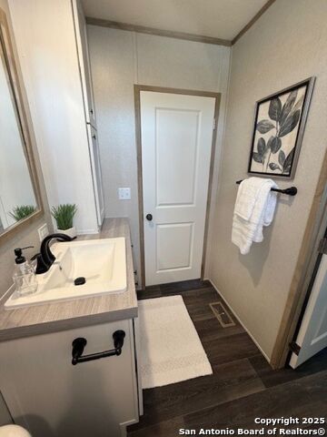 Image 8 of 11 For 15966 Flores Curve