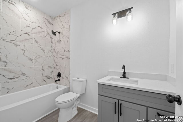 Image 20 of 30 For 627 Olive St, #102,202 S