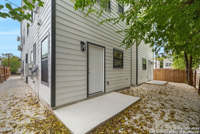 Image 25 of 30 For 627 Olive St, #102,202 S