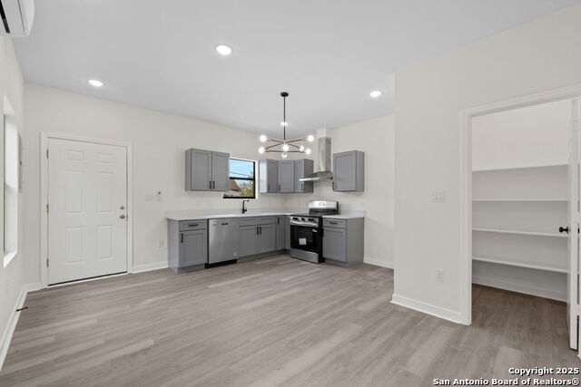 Image 5 of 30 For 627 Olive St, #102,202 S