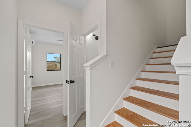 Image 7 of 30 For 627 Olive St, #102,202 S