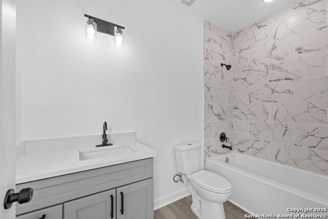 Image 9 of 30 For 627 Olive St, #102,202 S