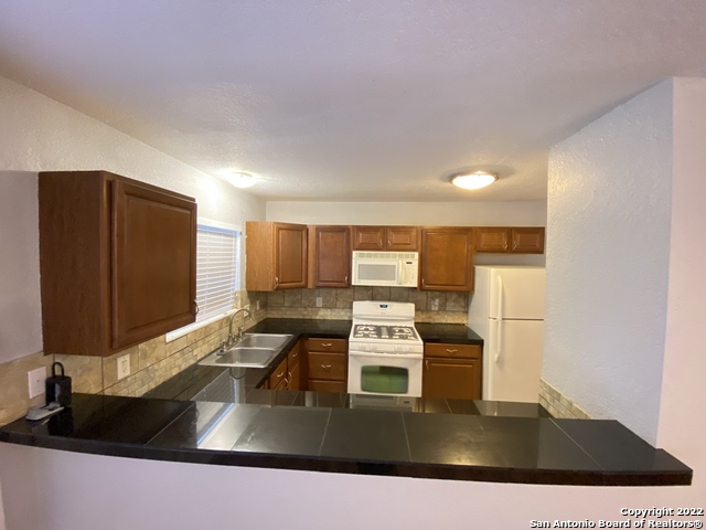 Image 3 of 10 For 211 Natalen Ave 210