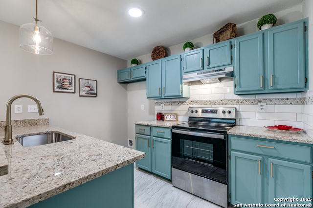 Image 7 of 15 For 10052 Woodtrail