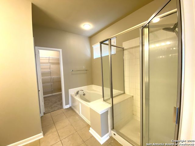 Image 11 of 16 For 226 Maidstone Cove