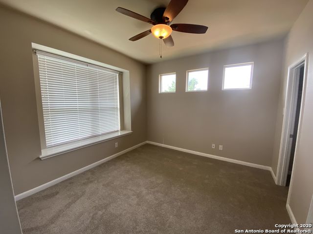 Image 12 of 16 For 226 Maidstone Cove