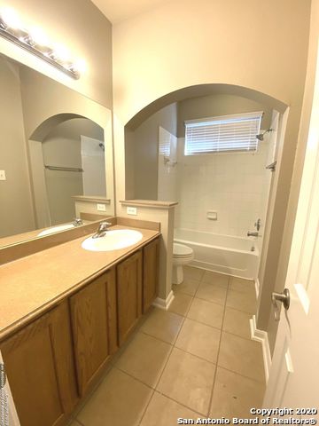 Image 14 of 16 For 226 Maidstone Cove