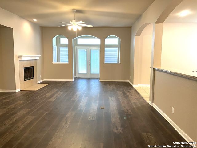 Image 4 of 16 For 226 Maidstone Cove