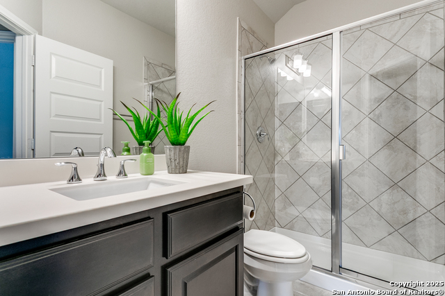 Image 20 of 25 For 3038 Glen Hollow