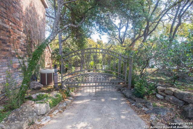 Image 2 of 60 For 11702 British Arms