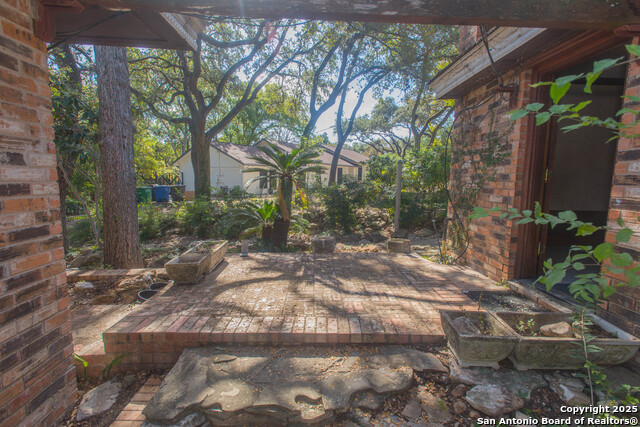 Image 3 of 60 For 11702 British Arms