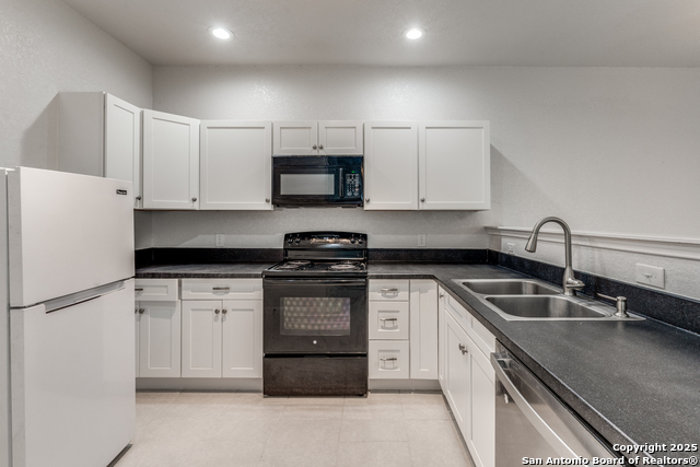 Image 10 of 27 For 19 Oak Plaza