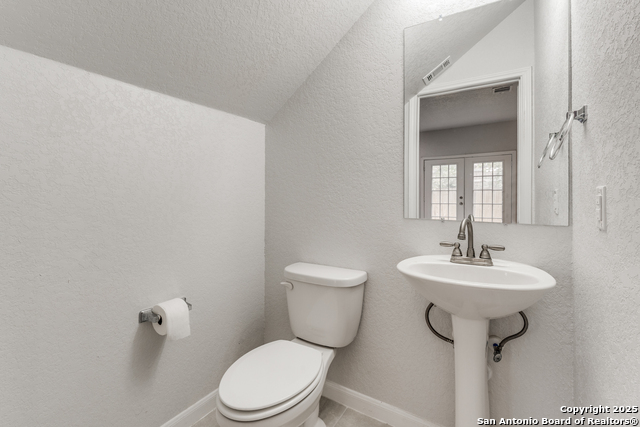 Image 11 of 27 For 19 Oak Plaza