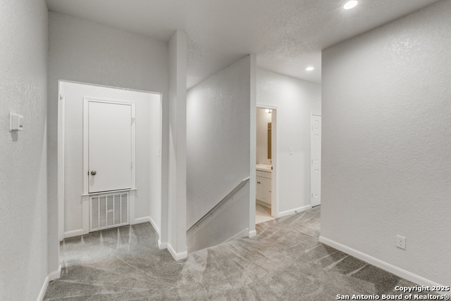 Image 14 of 27 For 19 Oak Plaza