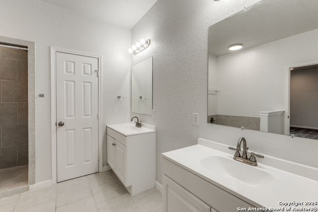 Image 19 of 27 For 19 Oak Plaza