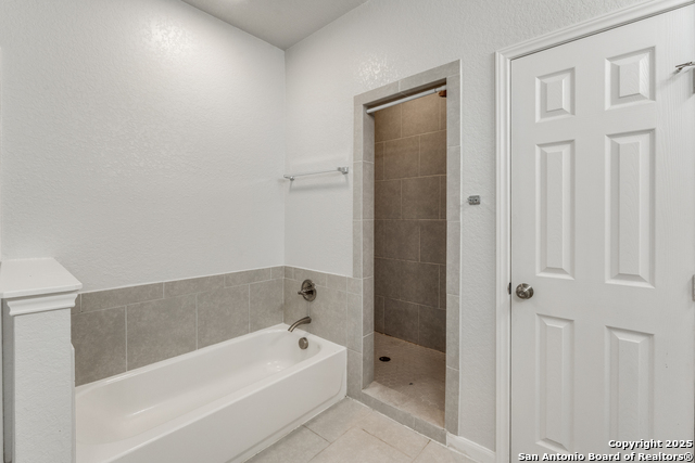 Image 20 of 27 For 19 Oak Plaza