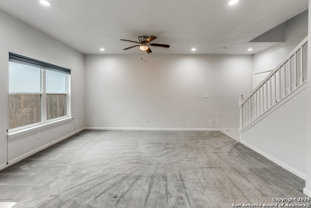 Image 4 of 27 For 19 Oak Plaza