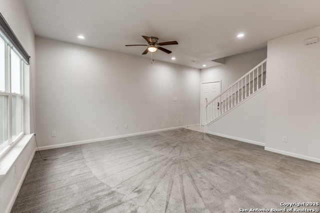 Image 6 of 27 For 19 Oak Plaza