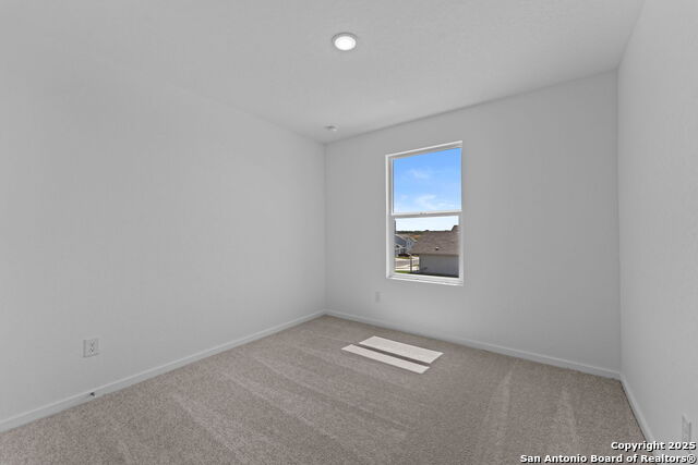 Image 22 of 24 For 121 Oak Hurst Dr