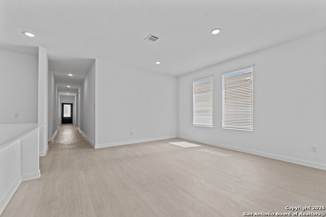 Image 12 of 29 For 716 Horsetail Ln