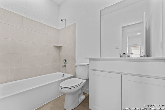 Image 17 of 29 For 716 Horsetail Ln