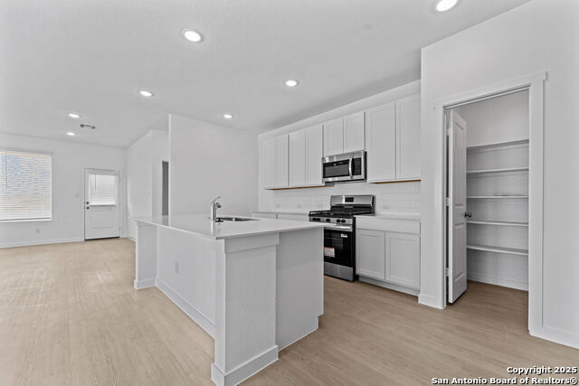 Image 2 of 29 For 716 Horsetail Ln