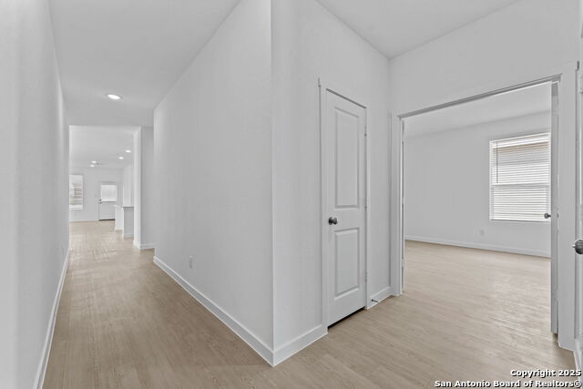 Image 20 of 29 For 716 Horsetail Ln