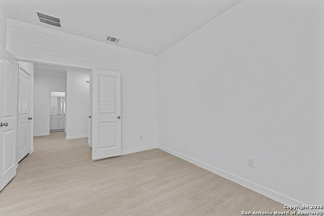 Image 22 of 29 For 716 Horsetail Ln