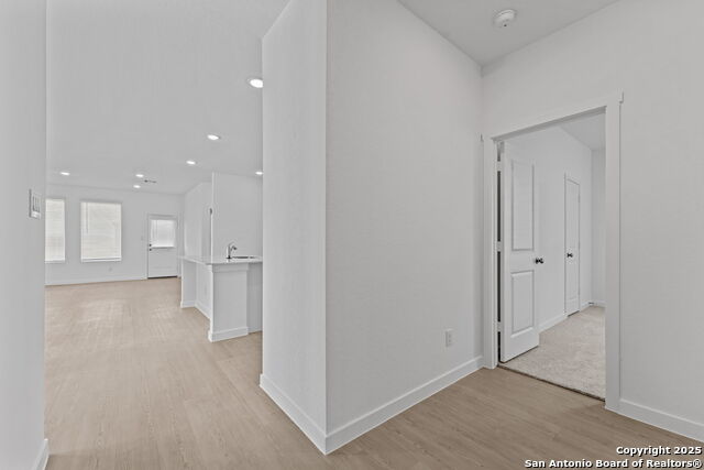 Image 24 of 29 For 716 Horsetail Ln