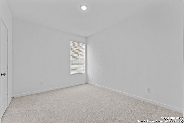 Image 25 of 29 For 716 Horsetail Ln