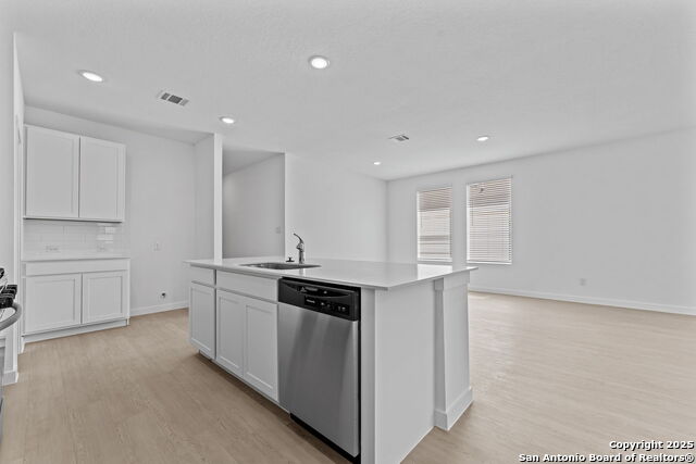 Image 3 of 29 For 716 Horsetail Ln