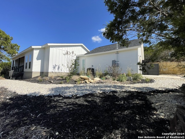Listing photo id 27 for 410 Compass Rose