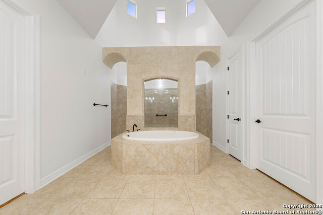 Image 14 of 31 For 23 Winthrop Downs