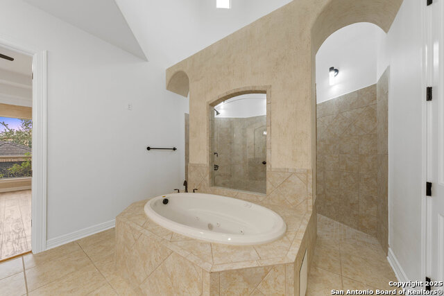 Image 15 of 31 For 23 Winthrop Downs