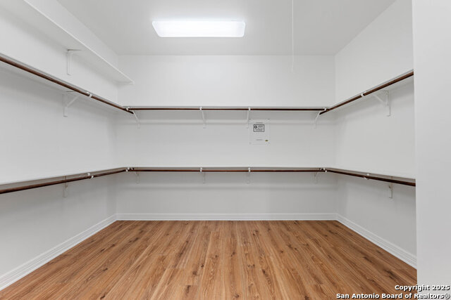 Image 17 of 31 For 23 Winthrop Downs