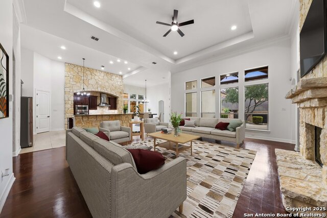 Image 8 of 31 For 23 Winthrop Downs