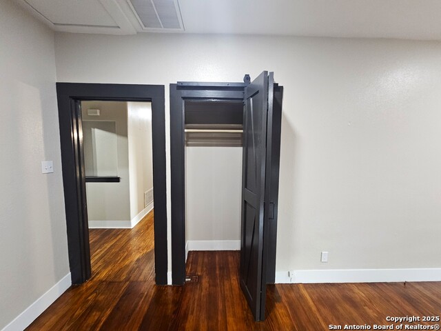 Listing photo id 17 for 624 Austin S