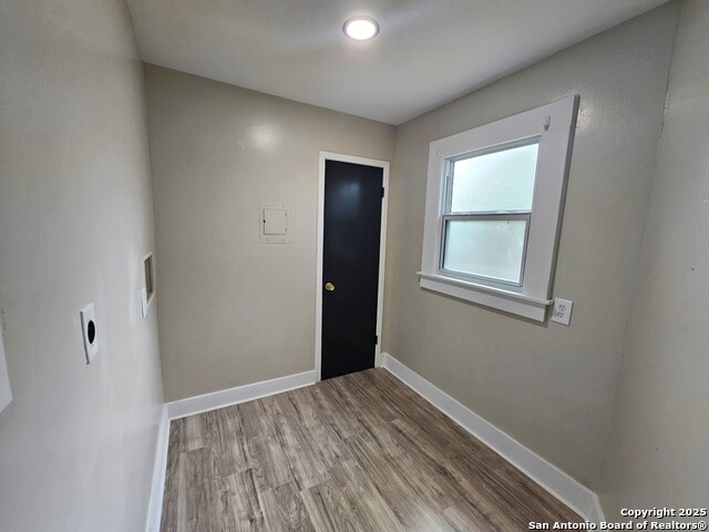 Listing photo id 19 for 624 Austin S