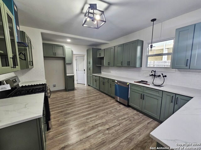 Listing photo id 31 for 624 Austin S