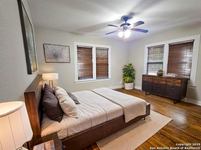 Listing photo id 5 for 624 Austin S