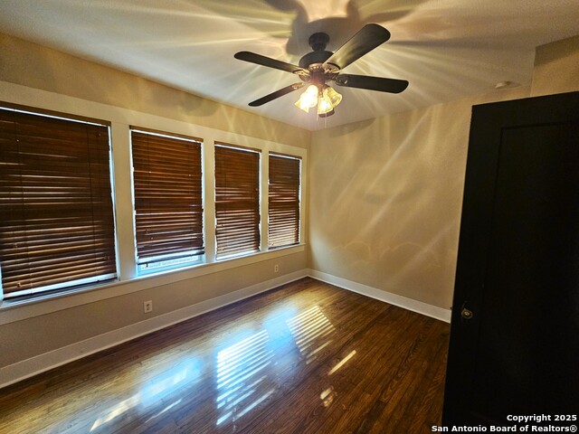 Listing photo id 7 for 624 Austin S