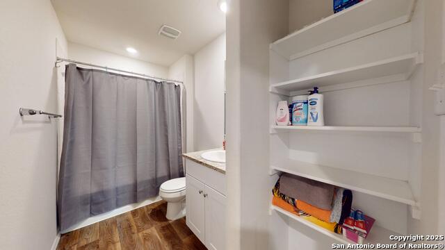 Image 34 of 49 For 4021 Lilac Path