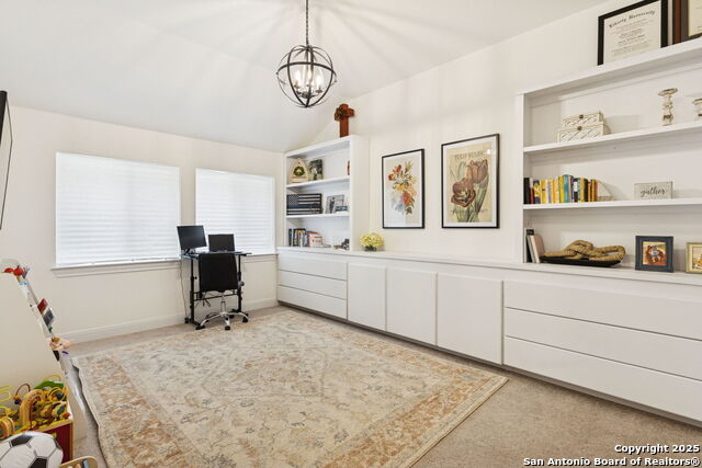 Listing photo id 22 for 390 Nightshade