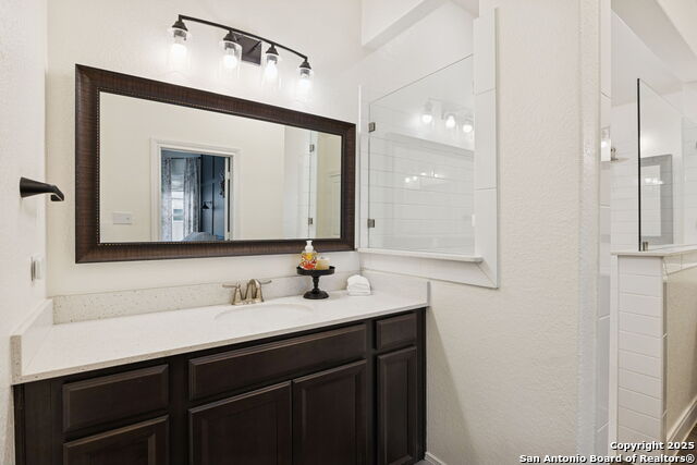 Listing photo id 30 for 390 Nightshade