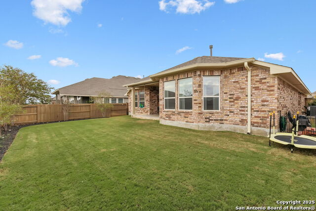 Listing photo id 34 for 390 Nightshade