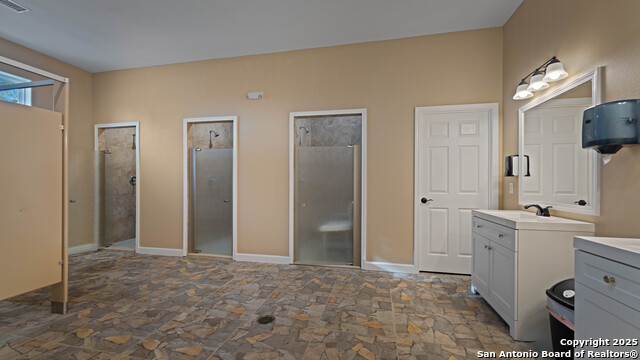 Listing photo id 9 for 9089 Fm 2673