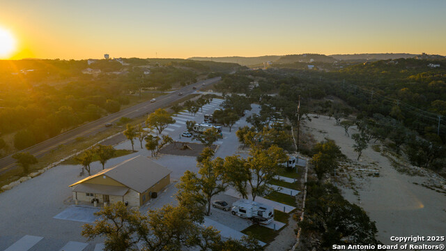 Listing photo id 11 for 9089 Fm 2673