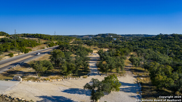 Listing photo id 22 for 9089 Fm 2673