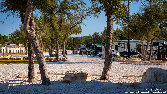 Listing photo id 23 for 9089 Fm 2673