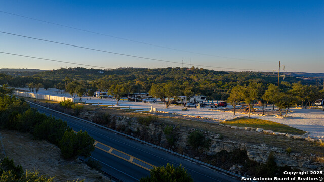 Listing photo id 25 for 9089 Fm 2673